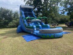 22' Blue Crush Tsunami with pool $399.00